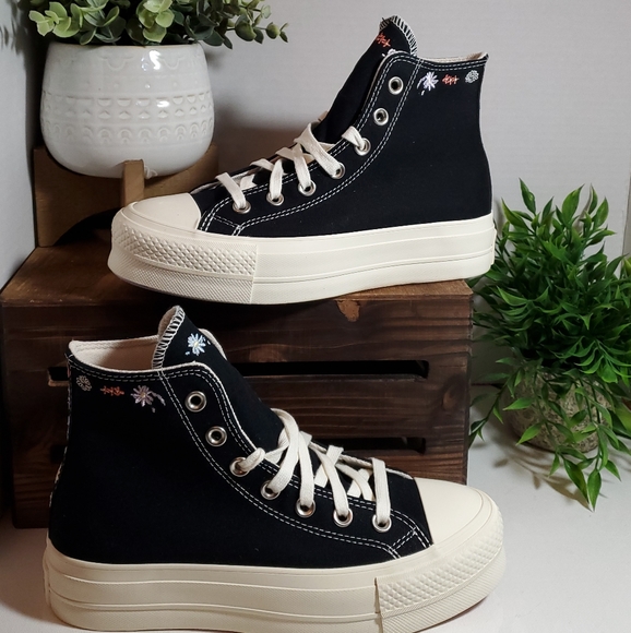 Converse CTAS Lift  Hi Platform Embroidered Floral Women's Sz: A01592C - Picture 9 of 15